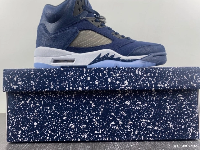 1st Kicks Jordan Air 5 FD6812-400 Georgetown 0729